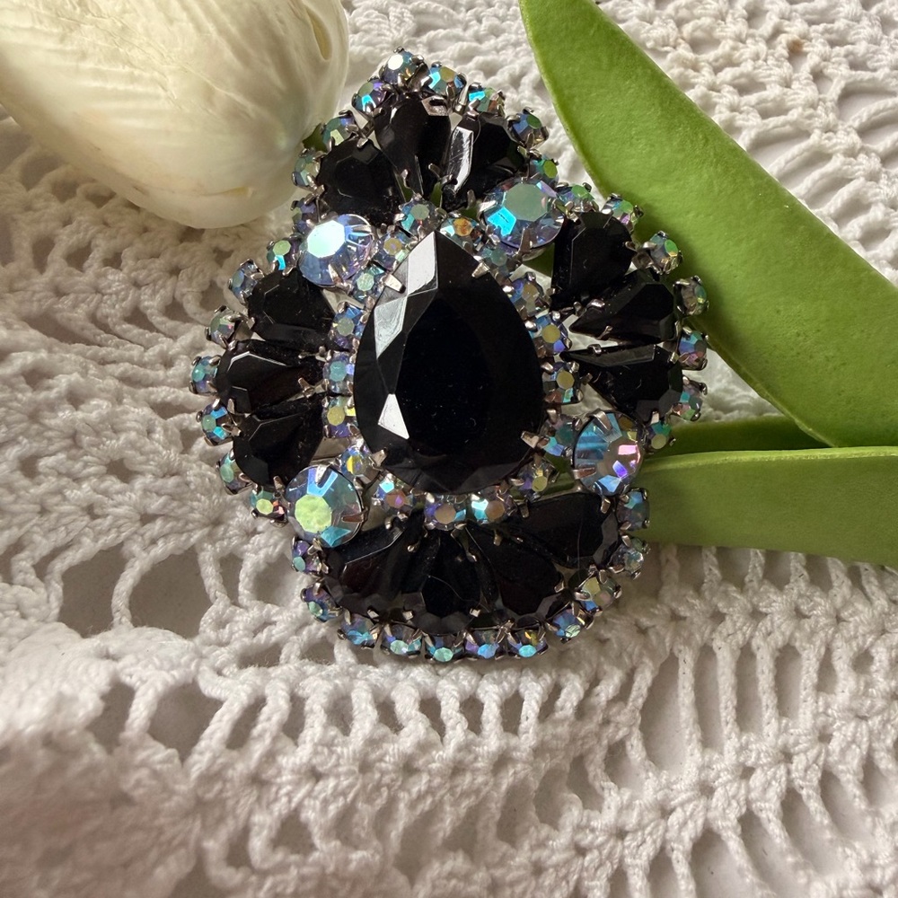 Vintage Black Teardrop Crystal Brooch with Iridescent Accents - Women Jewelry